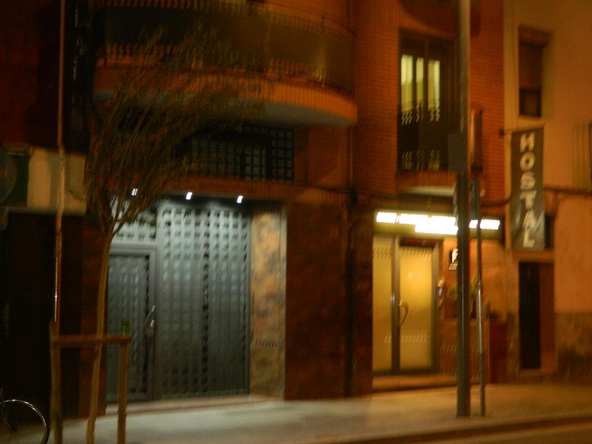 โฮสทอล เฮาส์ Hotel บาร์เซโลนา ภายนอก รูปภาพ
